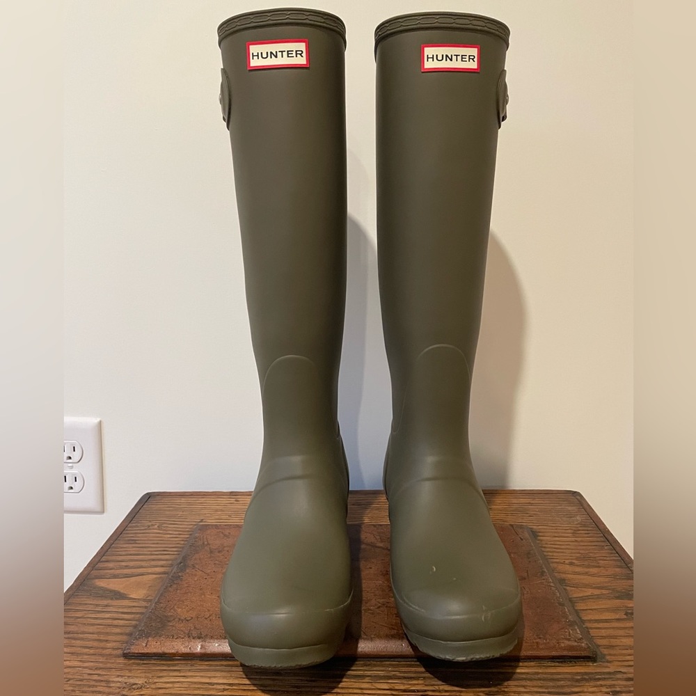 Hunter Women’s Original Tall Rain Boots, Size 8